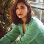 Anushka Sharma Instagram – Main गुड लाइट ki deewani hoon 🐸