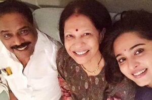 Anushka Shetty Instagram - Happy anniversary Amma 💘Papa 🥰🥳🎉🤗