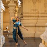 Aparna Balamurali Instagram - Narumugaye in my official youtube channel! Link in bio✨ @bijudhwanitarang @anjalirwarrier_arw @pournami_mukesh_photography @ihari_rs @gopika_kripal_makeovers Parappukadu Mahadevi Temple