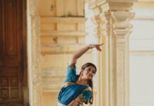 Aparna Balamurali Instagram - Narumugaye out now in my offical Youtube channel!!! Link in bio ❤️❤️ Thanking a lot of people behind this beautiful work!! @anjalirwarrier_arw @bijudhwanitarang @gopika_kripal_makeovers @ihari_rs @pournami_mukesh_photography @vasu.nair91 @amminirajendran Parappukadu Mahadevi Temple