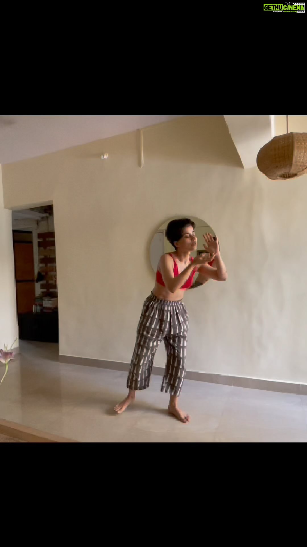 Aparnaa Bajpai Instagram - Break the loop