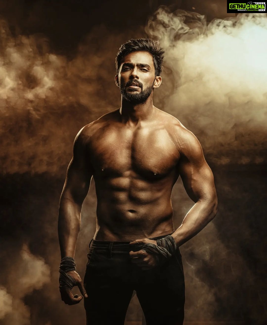 Arav - 40.3K Likes - It has always been a dream to do a Physical transformation. Just like everyone, covid hit me too badly.
But then I wanted to rise back STRONGER💪💪, That's when I decided, I need to transform not just physically but also mentally. Here is the result of my 6 months of sheer hardwork and dedication.
Thanks to my mentor @doctor.rahul and my family for all the support.
Photography - @v.s.anandhakrishna
Stylist - @pravin_sukra
H&M - Sam
Much Love❤️
Arav
#arav #aravtransformation #fitnessmotivation #fitness #fitnessgoals #bodybuilding #lifegoals