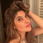 Archana Instagram - It’s back! Time to chose … kaunsa wala is beshhhht? 1) snooty selfie 2) dekhlo selfie 3) pouty selfie Hehe #postshow #shoot #shotoniphone #iphone13 #selfie #click #imemyself #showlife #loveit #vanity A Place Called Home