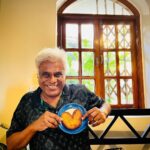 Ashish Vidyarthi Instagram - तुम से मिल के दिल का है जो हाल क्या करे हो रहा है ऐसा ये कमाल क्या करे We are now a family of 5 Lakh Subscribers on YouTube - Ashish Vidyarthi Actor Vlogs Alshukran Bandhu for all your Love ❤️ #thankyou #ashishvidyarthiactorvlogs #actorvlogs #goa #youtube Goa, India