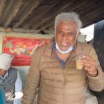 Ashish Vidyarthi Instagram - Jhanki gaon mein Sanjay Saho ki Dukaan ki Chai😍☕️ 10kms from Mokama towards Bihar Sharif Alshukran Bandhu…Alshukran Zindagi… #chai #tea #bihar #reelindia #reelsinstagram #reelitfeelit #tea #villagelife #actorvlogs #life #grateful #love #friendship #trending #viral