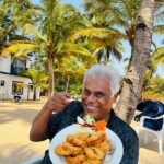 Ashish Vidyarthi Instagram - Sand and prawn…warm and crisp…Aaaaahhhhhaaa…Goawesome!🌊🏖 #goawesome #goa #bogmolobeach #beach #sea #food #prawn #yummy #tasty #actorvlogs #actorslife #weekendvibes #instapost #instafood #goavibes #instapic Joets