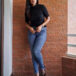 Ashna Zaveri Instagram - People make time for who they want to make time for. People text, call and reply to people they want to talk to. Never believe anyone who says they’re too busy. If they wanted to be around you, they would ✌️ #simpleyetcomplicated #truthbetold #learntoletgo