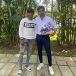 Ashok Selvan Instagram - Thank you for this amazing, a #RajivSethuReplica special edition helmet, my dear brother @rajivsethu08 🔥 I truly love it! And best wishes for the upcoming championship! Keep slaying 💪🏽 🤗 #8 #kyt