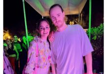 Asmita Sood Instagram - Four inch heels 👠..and still couldn’t match your height @derek_cercle !! What a night at @w_goa !! Thank you for having me there 🦋 @cerclerecords #aboutlastweekend #saturday #wgoa #wgoarockpool #cerclerecords #cerclemusic #cercle #latepost #cerclenights W GOA