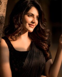 Athulya Ravi Instagram - There is something about black ! You feel hidden away in it .. #black #sareelove #sundayvibes ❤️❤️ Black saree @elegant_threads_by_salma 🤗 M&H @artistrybyshanu 🤗 Clicked @camerasenthil 🤩📸