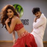 Avantika Mishra Instagram - Dancing my way into March with some #ArabicKuthu 💃 AVANTIKA x RONAK 🔥 Choreographed by @saironak @hydance.in My outfit styled by @praptigarg Wearing @bhanulabel MUAH @edwardmakeupartist Videography by @everythingwith.kapil . . . . #halamathihabibo #thalapathy #beast #reelsinstagram #reelitfeelit #trendingreels #dance #tamilsongs #tamilcinema