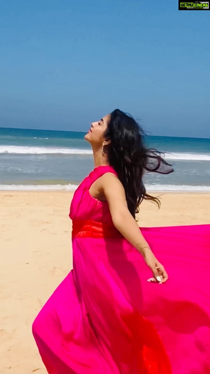 Avika Gor Instagram - Which song does this remind you of? Bentota, Sri Lanka