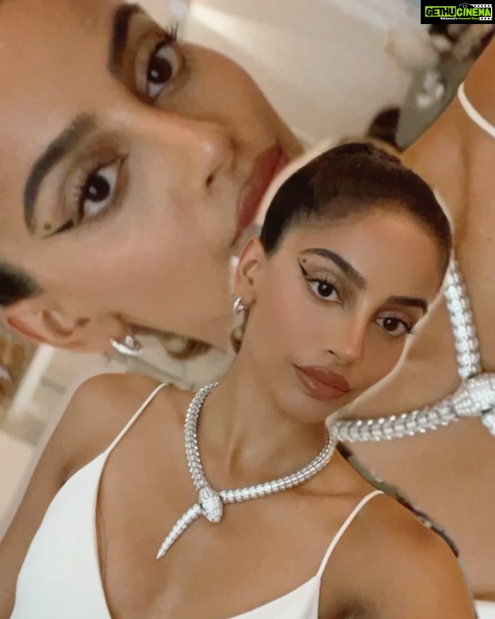 Banita Sandhu Instagram - thank you for having me @bulgari for the launch of the #BulgariSerpenti pop-up at @harrods β¨ wearing @davidkomalondon styled by my all-time favourite @rahulvijay1988 π€π€π€π€π€ The Serpentine