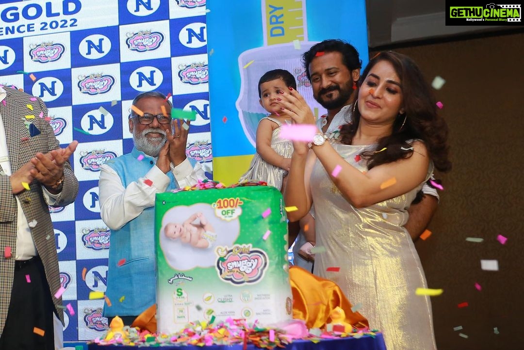 Bhama Instagram - Thank you Kamal Johari & Karthik Johari @snuggybabydiapers π Thank you @milandesignkochi π@sherlyregimon πfor the Gold Attire (Gauri & Me )π # Snuggy Gold #Re introduced #Gauris first Prgrm #Family # Cochin @shibin4865 π Kochi, India