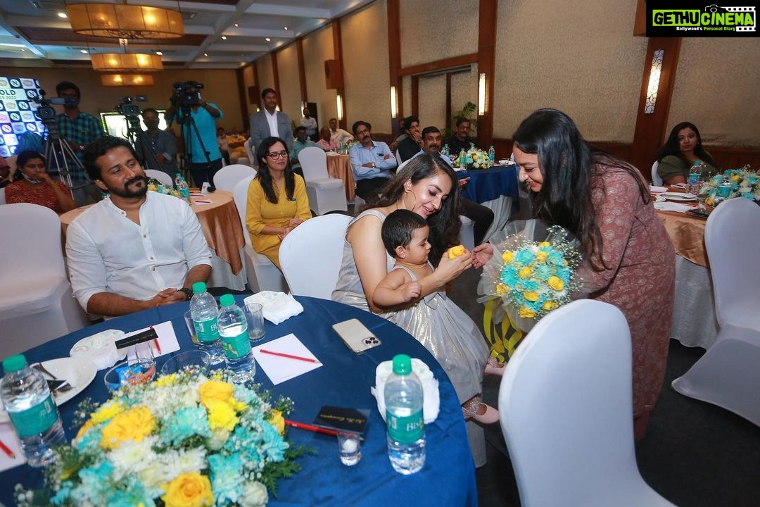 Bhama Instagram - Thank you Kamal Johari & Karthik Johari @snuggybabydiapers π Thank you @milandesignkochi π@sherlyregimon πfor the Gold Attire (Gauri & Me )π # Snuggy Gold #Re introduced #Gauris first Prgrm #Family # Cochin @shibin4865 π Kochi, India