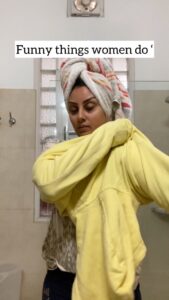 Bhanushree Mehra Instagram - Happens with me all the time !😅🤷‍♀️ . . . . . . . #thingswomendo #funnythings #dailyscenes #struggleisreal #girls
