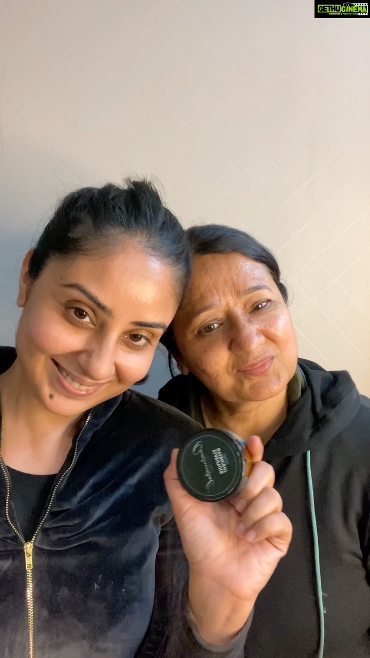 Bhanushree Mehra Instagram - Recently tried out a few products from @quintessential_naturals which is a home grown, woman owned business. My most favourite of them all is the clarifying night cream. It’s super nourishing & moisturising and the light yet creamy texture gets easily absorbed into the skin. The perfect blend of butters & oils help in improving skin appearance & skin elasticity. Use it regularly to minimise dark spots, redness & signs of ageing . It’s great for matured skin. My mom loves it too @mehraanita1 Also, it smells heavenly !!@quintessential_naturals . . . . #ad #nightcream #quintessential #naturals #skincare #nightroutine #daily