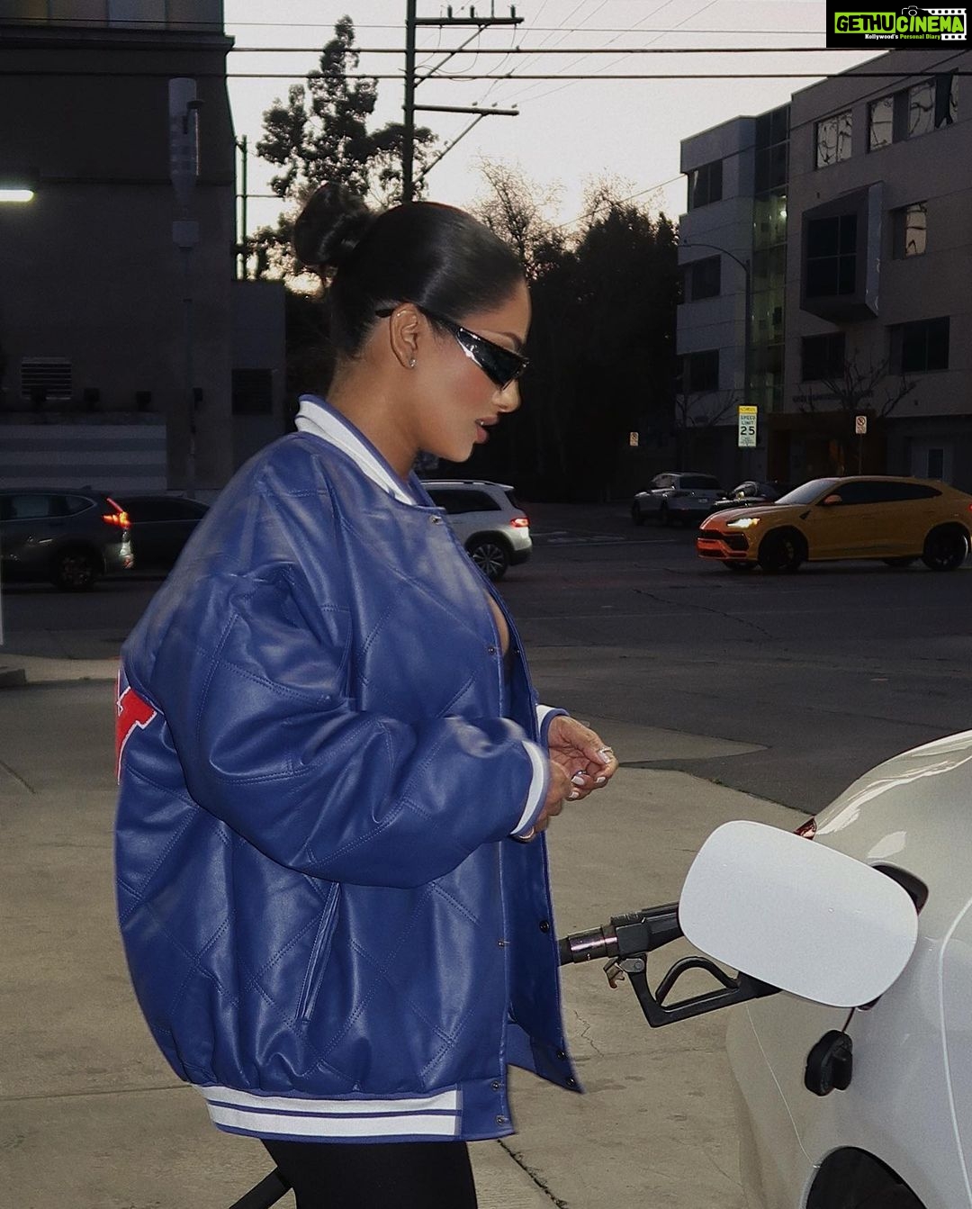 Chandrika Ravi Instagram - Fill her up baby @FashionNova
