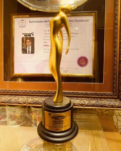 D. Imman Instagram - Thank you Mirchi for felicitating my 20 years of musical journey this year! Will try my level best to live up n sustain the title “King of Melodies” in coming timeline! 
Glory to God!
Forever grateful to honourable Music Listeners who were supportive in my 20years of film music!