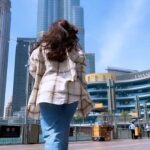 Daisy Shah Instagram - The only touristy thing I have ever done in Dubai! #feltwierdbutgood Also a special shout-out to all the influencers who do this without any hesitation 🙌 . . . #reelitfeelit Downtown Dubai