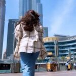 Daisy Shah Instagram – The only touristy thing I have ever done in Dubai! #feltwierdbutgood 
Also a special shout-out to all the influencers who do this without any hesitation 🙌
.
. 
.
#reelitfeelit Downtown Dubai