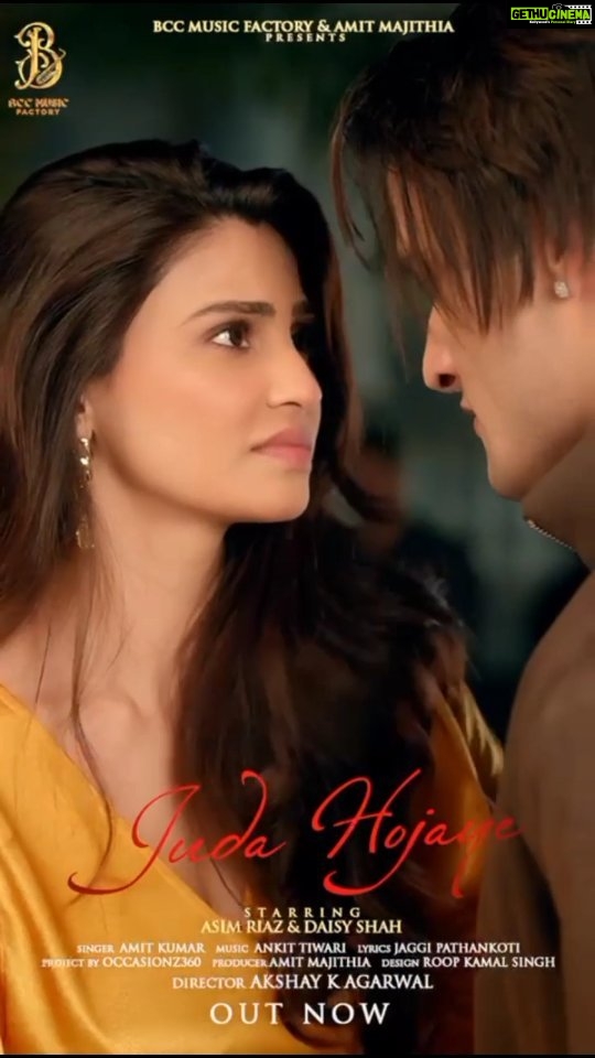 Daisy Shah Instagram - Juda Hojaye is OUT NOW🔥♥️🤗 W/ @asimriaz77.official Show some love & support 🎉 Label: @bcc__music Singer: @iamsingeramit Music: @ankittiwari Director: @akshayk.agarwal Lyrics: @jaggi_pathankoti Producer: @amit_majithia Project By: @occasionz360_artist DOP: @dopjasonnumberdar Poster: @roopkamalsingh EP: @hitulsuri Stylist: @shreyaagoel AD: @whojaisehdev Photographer: @anusheel_sehdev #daisyshah #asimriaz #judahojaye
