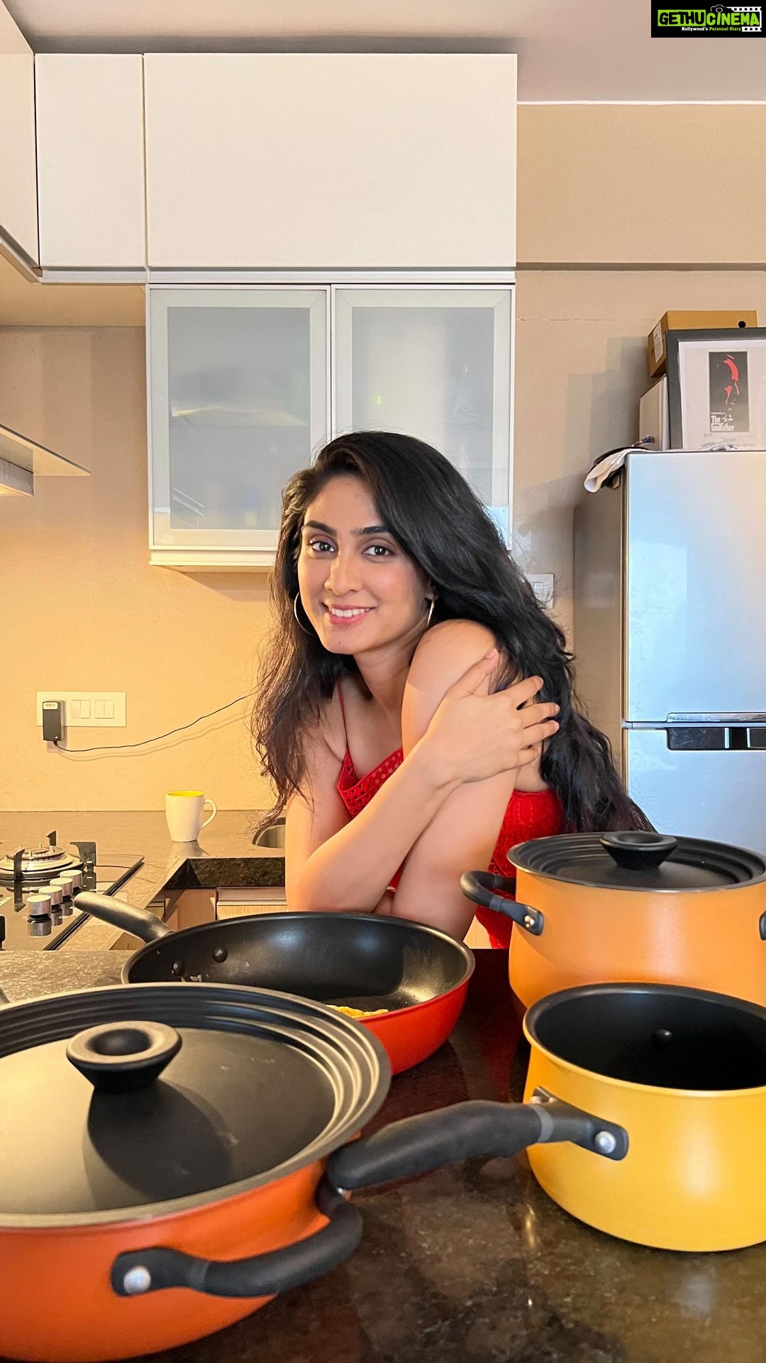Deepti Sati Instagram - The society is often seen having assumption about the women not really getting along with other women. It is about time women break the stigma ! This women's day, Meyer India intends to celebrate female friendships and the idea of love in them by catalysing the beautiful bonds.#BreakTheBias Biggest Women's Day Sale on cookware- 6th -8th March @potsandpans.in Best Women's Day gift for you! Great discounts on premium cookware. #SheSays #WeWillDoIt #AllThatsAWoman #WomensDay #WomensDay2022 #BreakTheBias #IWD22 #MeyerIndia #PotsAndPans #WDWithMeyer #UnravelWoman