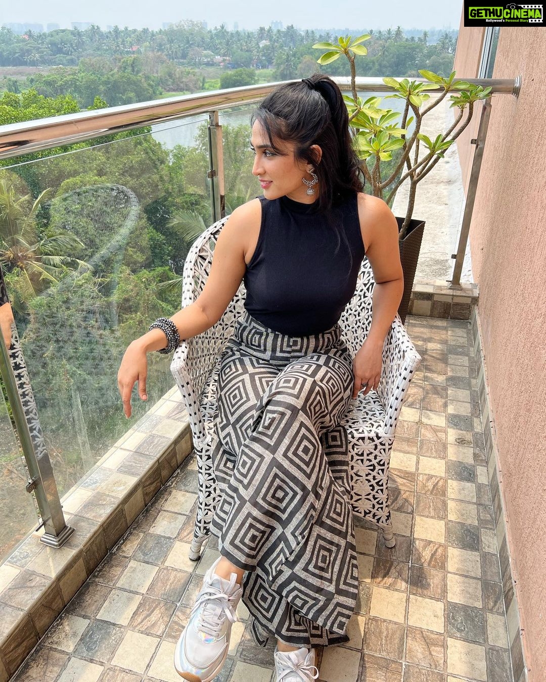 Deepti Sati Instagram - Looking forward to March 18 th @lalithamsundaram ❤️ Styling: @joe_elize_joy @styyledbyjoe Assisted by @sanliya_sabu #promotions #lalithamsundaram Kochi, India