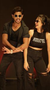 Deepti Sati Instagram - #ItsAllinTheWaySheKuthu Try #ArabicKuthu Choreo on “ Its All in The Way She Moves “ Track ! It goes 😅😅😅 👋🏼 Also thank you for 15Million+ views on our Arabic Kuthu Video ❤️🙏🏼❤️🙏🏼❤️🙏🏼 P.S : As in the cover of this reel you can see Deepti cracking up .. cuz she had a hard time making the face I asked her too .. so yeah ! Go ahead and blame me now 😂😂 #trend #dance #itsallintheway #deeptisati #melvinlouis #forfun #photoshoot #groove #thisbeat #thankyou #habibi #habibti