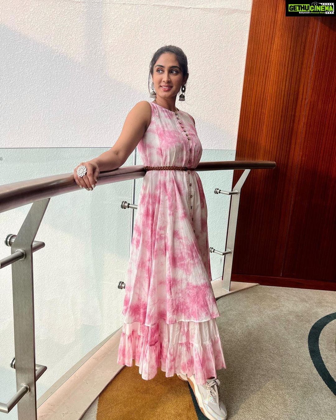 Deepti Sati Instagram - Happy Holi π Also so happy because @lalithamsundaram has been getting amazing reviews π₯° Styling : @joe_elize_joy @styyledbyjoe Assisted by : @sanliya_sabu Cute outfit : @designs_by_lis . . . #lalithamsundaram #promotions #holi #2022