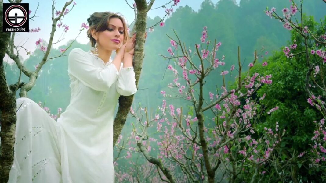 Devshi Khandur Instagram - In a field of flowers i want to be a peach flower. Always my ❤ #peach #peachflower #peachflowergarden #view #beauty #neemkarolibaba #devshikhanduri #shoot #nainital #flowers #beautifuldestinations Neem Karoli Baba