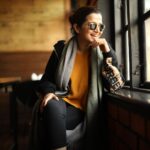 Dhivyadharshini Instagram - Hello long time no see Absolute no make up shots by @camerasenthil Isn’t there a new no filter skin challenge ? 🥰 #ddneelakandan #dhivyadharshini #ddreels #ooty #nomakeup #casual #burberry #rayban #fashion #travel #style #love #potraits