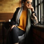 Dhivyadharshini Instagram - Hello long time no see Absolute no make up shots by @camerasenthil Isn’t there a new no filter skin challenge ? 🥰 #ddneelakandan #dhivyadharshini #ddreels #ooty #nomakeup #casual #burberry #rayban #fashion #travel #style #love #potraits