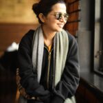 Dhivyadharshini Instagram – Hello long time no see 

Absolute no make up shots by @camerasenthil 
Isn’t there a new no filter skin challenge ? 🥰

#ddneelakandan #dhivyadharshini #ddreels #ooty #nomakeup #casual #burberry #rayban #fashion #travel #style #love #potraits
