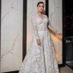 Dia Mirza Instagram - A swan song in @anitadongre ✨🤍 Love the beauty and elegance of a monotone white look especially when it is adorned by gorgeous motifs of birds and flowers using the craft of appliqué. Perfect for a summer occasion! And what i love most about an Anita Dongre ensemble is that it comes with pockets - perfect for someone like me who is always on the go! #MammaAtWork #DressUp #Handcrafted #MadeInIndia Outfit Courtesy @elevate_promotions Jewellery by @viangevintage Styled by @theiatekchandaney Assisted by @jia.chauhan MUH @shraddhamishra8 Managed by @shruti8711 @exceedentertainment Photos by @rishabhkphotography