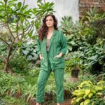 Dia Mirza Instagram - There is no such thing as too much green 💚🦋🌳 Remember to turn off your lights from 8:30pm to 9:30pm tonight! “Every year, at 8:30 pm on the last Saturday of March, supporters in over 190 countries and territories unite, taking action on and raising awareness of the issues facing our one home. But Earth Hour is more than just an hour for Earth - it's a movement for our own futures, for the benefit of people and planet. And it's not only a symbol of solidarity - it's a catalyst for change, harnessing the power of the crowd. “ @wwfindia @earthhourofficial Join the movement 🌏✨ #EarthHour2022 #EarthHour #ShapeOurFuture Sustainable outfit and jewellery styled by @theiatekchandaney. Assisted by @jia.chauhan Outfit- @goodearthindia @mypeepul Jewellery-@romanarsinghaniofficial MUH @shraddhamishra8 Photos by @rishabhkphotography India
