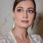 Dia Mirza Instagram - A swan song in @anitadongre ✨🤍 Love the beauty and elegance of a monotone white look especially when it is adorned by gorgeous motifs of birds and flowers using the craft of appliqué. Perfect for a summer occasion! And what i love most about an Anita Dongre ensemble is that it comes with pockets - perfect for someone like me who is always on the go! #MammaAtWork #DressUp #Handcrafted #MadeInIndia Outfit Courtesy @elevate_promotions Jewellery by @viangevintage Styled by @theiatekchandaney Assisted by @jia.chauhan MUH @shraddhamishra8 Managed by @shruti8711 @exceedentertainment Photos by @rishabhkphotography