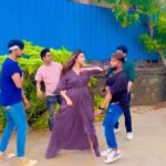 Divyanka Tripathi Instagram - Should I call it Women's Day special? My version of this trend. 💪🥰 #trendingreels #DivyankaTripathiDahiya #teameffort
