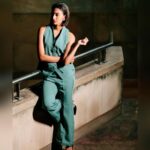 Erica Fernandes Instagram – Going green 👗

Outfit by @woolboxofficial 
Accessories by @minerali_store
Outfit courtesy @shrushti_216 
Photographer @ayushdas 
.
#ejf #awardsnight #suitup