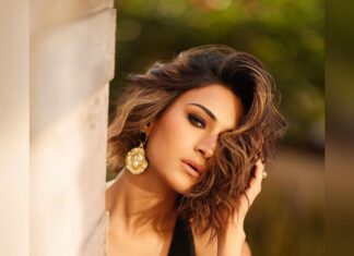 Erica Fernandes Instagram - Il stop wearing black when they make a darker colour 😜 Photographed @prashantsamtani Hair @hair_by_rahulsharma Makeup @makeupbynayan accessories @ethnicandaz @viariaccessories Location partner @jwsahar JW Marriott Mumbai Sahar