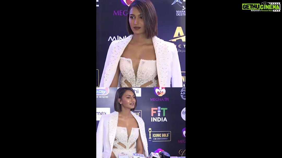 Erica Fernandes Instagram - @iam_ejf bagged away the prestigious Iconic Gold Awards 2022 for Iconic most glamorous tv actress of the year! . . . #ericafernandes #reelitfeelit #iconicgoldawards #iconicgoldawards2022