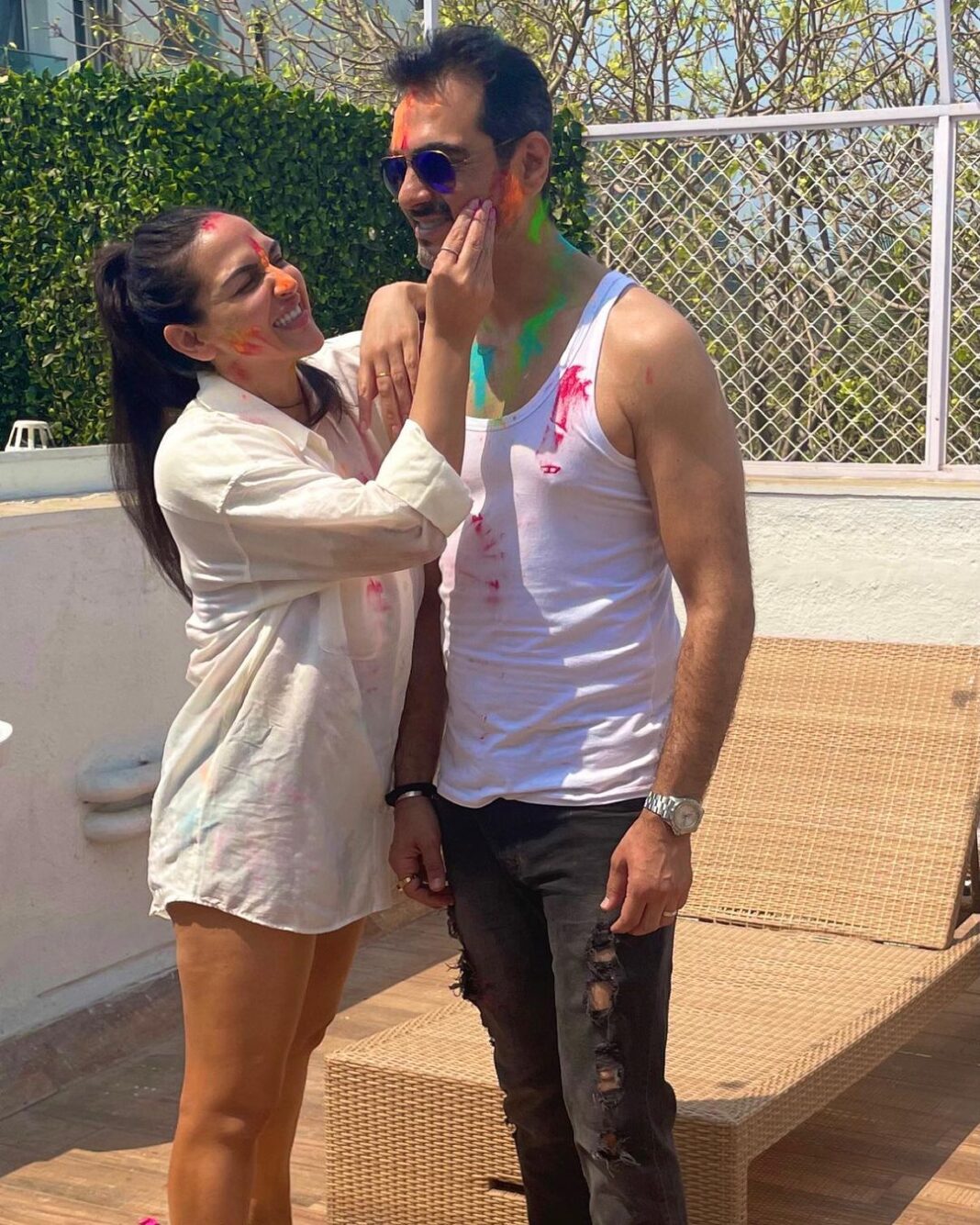 Esha Deol Instagram - Happy Holi from our family to yours. 🤗🧿♥️🤗 #happyholi #happyholi2022 #stayblessed
