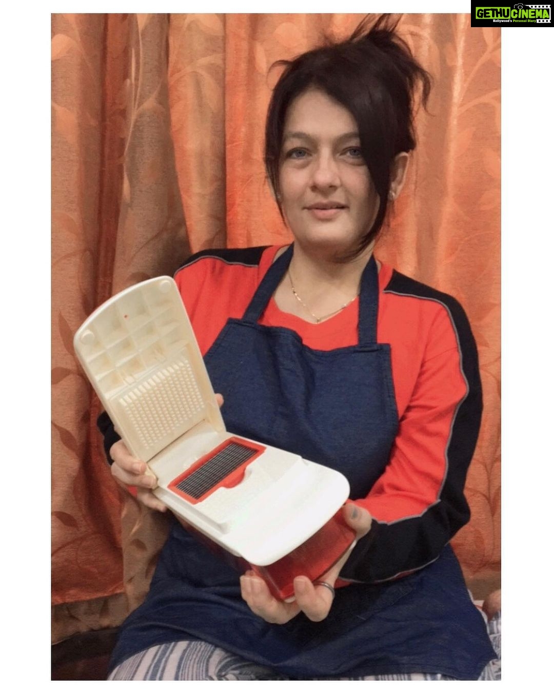 Falguni Rajani Instagram - Introducing Rosa Cast Iron Tawa i.e Roti and Dosa Cast Iron Tawa combined for the first time ever in India. @homecare_in #homecareproducts #dosa #dosatawa #roti #rotitawa #castiron #healthy #guiltfreeeating #kitchen #kitchenware #tasty #homecare #new #innovation