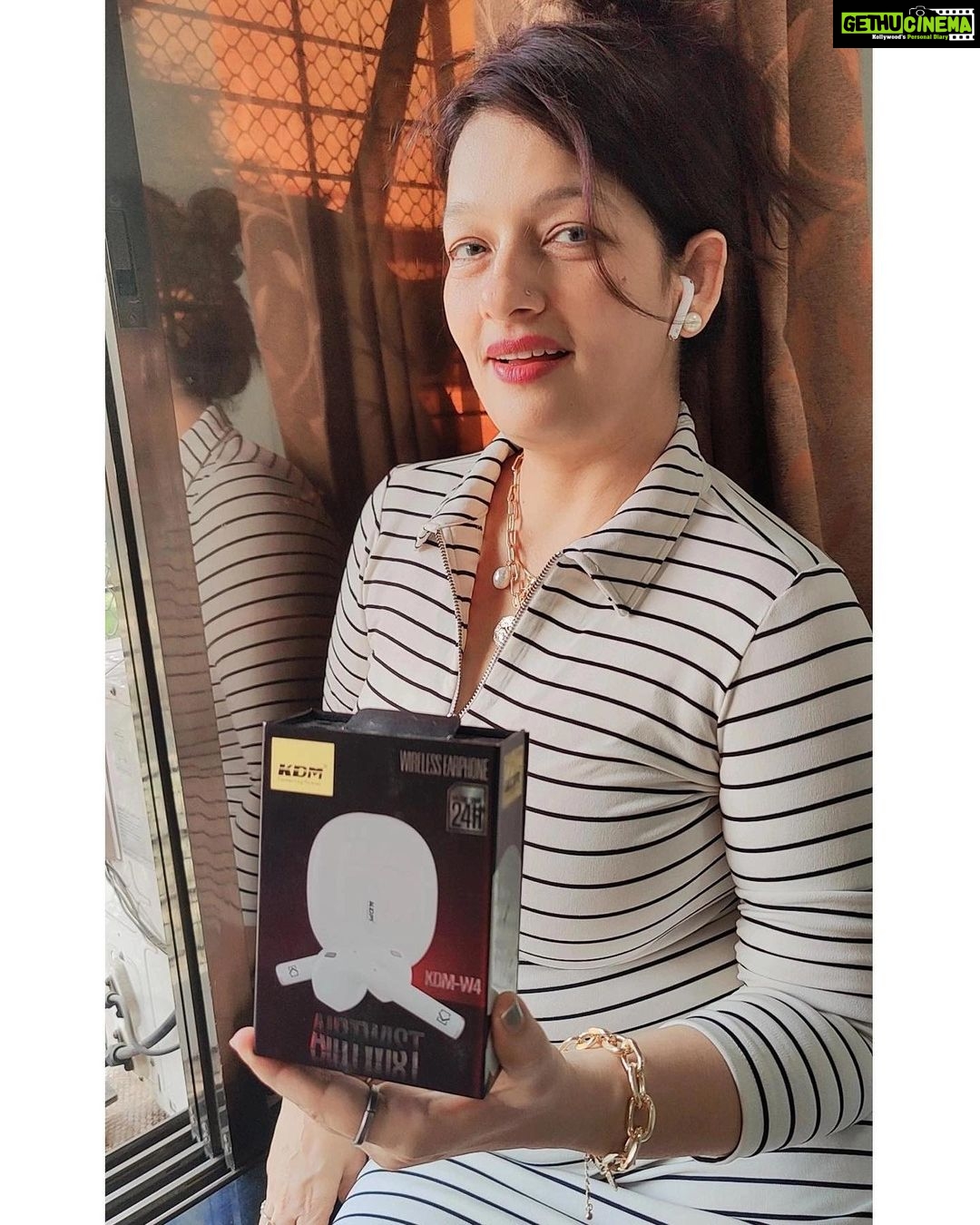 Falguni Rajani Instagram - Experience long hour play back music with neckbend bullet. Take with you KDM mega sound speaker anywhere. Exprience comfort with never before with KDM A4 Airtwist #airpods #iphone #apple #airpodspro #applewatch #earbuds #promax #samsung #ipad #airpods #speaker #airpodscase #smartwatch #iphonex #l #case #ipadpro #appleiphone #k #s #bluetooth #tech #music #appleairpods #technology #airpod #headphones #xiaomi #applewatchseries #bhfyp