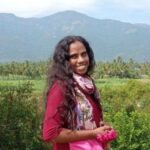 Fathima Babu Instagram - கள்ளன் திரைப்படத்தின் இயக்குனர் சந்திரா தங்கராஜ் அவர்கள் எழுதிய சிறுகதை "வன்மம்" இன்று இரவு 8.50 மணிக்கு கிளப் ஹவுஸ் சிறுகதை நேரம் பகுதியில். அவரும் கலந்து கொள்வார். இணைவதற்கான சுட்டி கமெண்ட்டில்