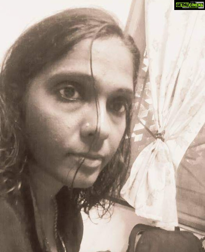 Fathima Babu Instagram - நாளை இரவு 8.50 மணிக்கு கிளப்ஹவுஸ் சிறுகதை நேரம் பகுதியில் பாடலாசிரியரும் எழுத்தாளருமான தமயந்தி அவர்களின் சிறுகதை. எழுத்தாளரும் கலந்துகொள்ளும் நிகழ்விற்கு அனைவரையும் அன்புடன் அழைக்கிறேன். இணைவதற்கான சுட்டி கமெண்ட் செக்ஷனில்