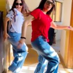 Gajala Instagram - We dance, we blue , we bellbot . . . @dj_aashikaa . . . . . , . . , . #reelitfeelit #reelkarofeelkaro #gajala #gazala #djaashikaa #trending #trendingreels #trend #dance #friends #love #instapic #instadaily #instalike #reelsinstagram