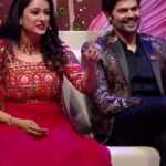 Ganesh Venkatraman Instagram – கண்டிப்பா இந்த மாதிரி surprise எல்லாம் எவ்ளோ வருஷம் ஆனாலும் மறக்கவே முடியாது😍💯

#NammaVeetuKalyanam
Tdy morning : 11am
Catch it on #VijayMusic 
Ganesh & Nisha ❤️❤️

 @vijaymusicoffl
 @talk2ganesh @prettysunshine28