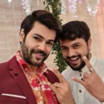 Ganesh Venkatraman Instagram – When ur nephew looks like ur younger brother 😉😉😎 🤘🤘
@mirza.mujtaba

#swagsters
#familywedding