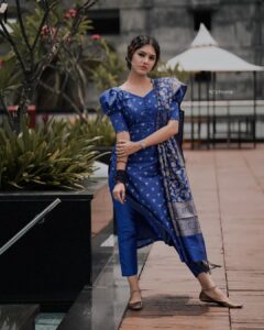 Gayathri Suresh Instagram - PC : @90sframe__ 💕 Dress Material : @labelpavishka 💕